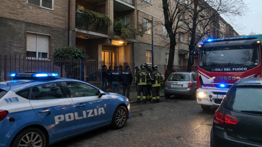 Madre e figlia trovate morte in casa a Sesto San Giovanni, intervento di polizia e vigili del fuoco
