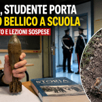 Carabinieri davanti a un liceo di Modena dopo il ritrovamento di un presunto ordigno bellico portato in classe da uno studente