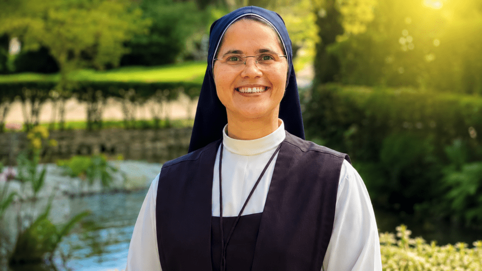 Suora carmelitana sorridente protagonista della tragedia avvenuta a Catania durante il tentativo di salvare alcune consorelle in mare